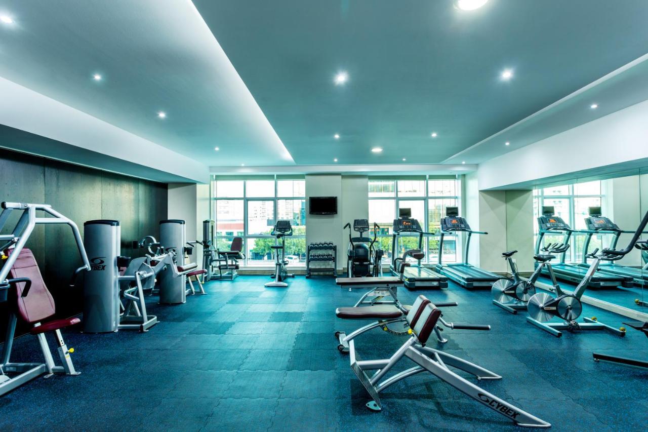 Park Regis Kris Kin Hotel Dubai Eksteriør billede The gym at the hotel