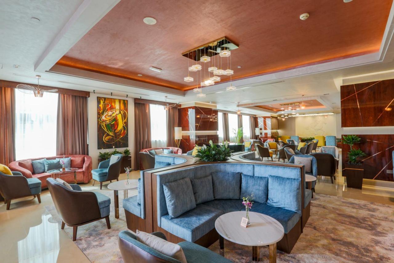 Park Regis Kris Kin Hotel Dubai Eksteriør billede The lobby of the hotel