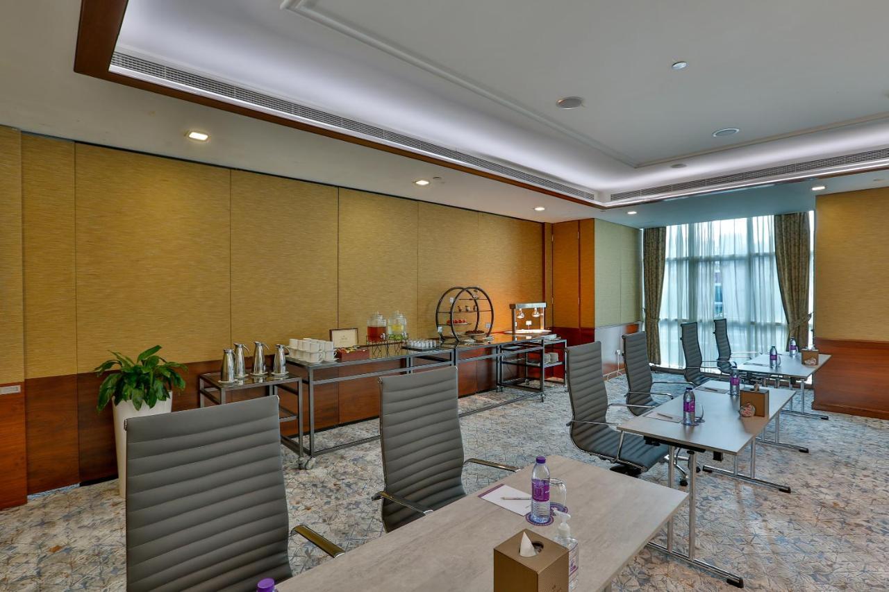Park Regis Kris Kin Hotel Dubai Eksteriør billede Meeting room