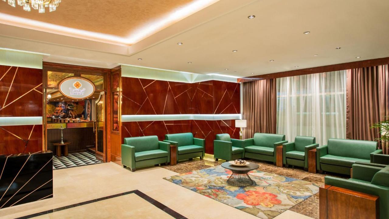 Park Regis Kris Kin Hotel Dubai Eksteriør billede The lounge at the airport