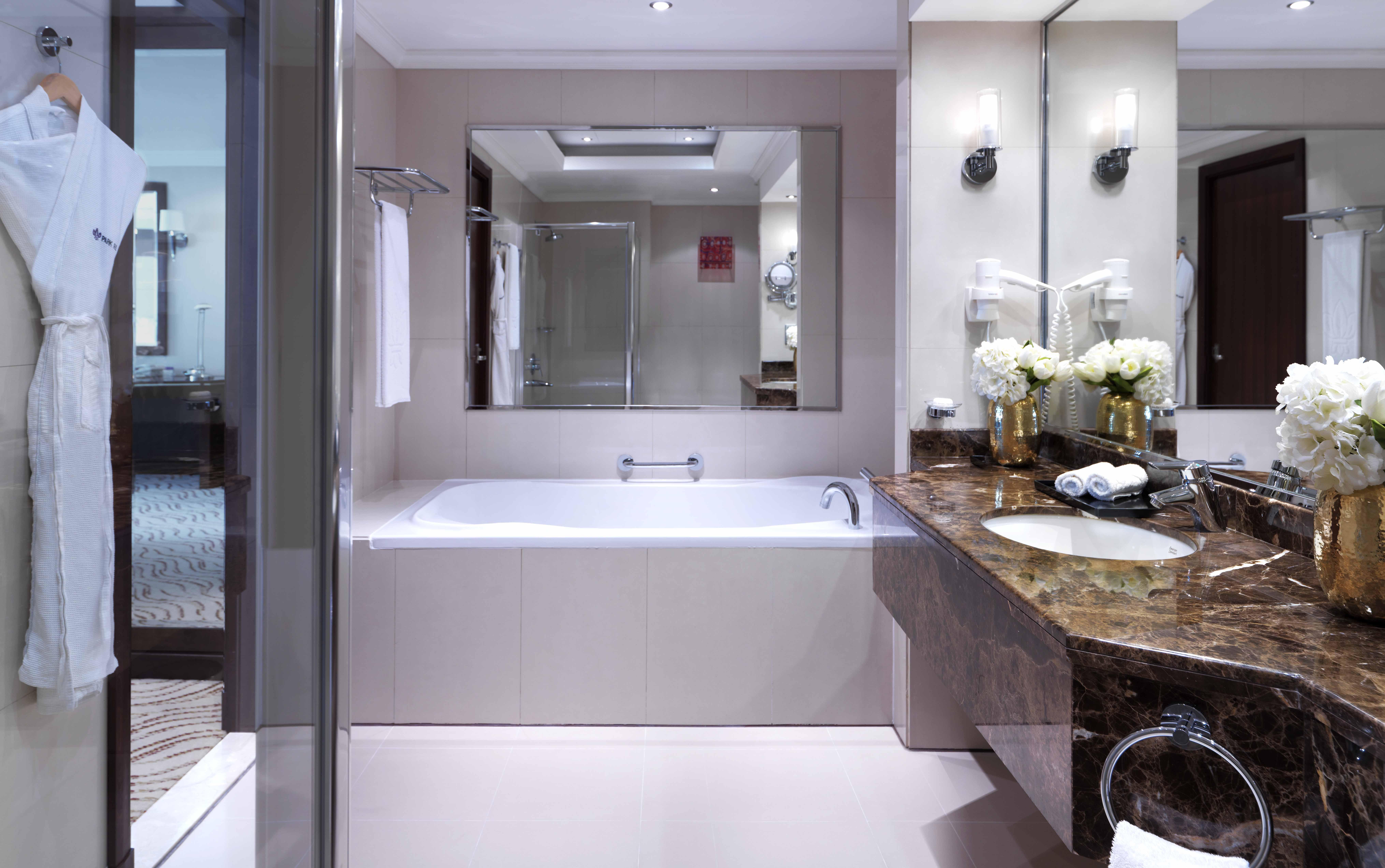 Park Regis Kris Kin Hotel Dubai Eksteriør billede Bathroom