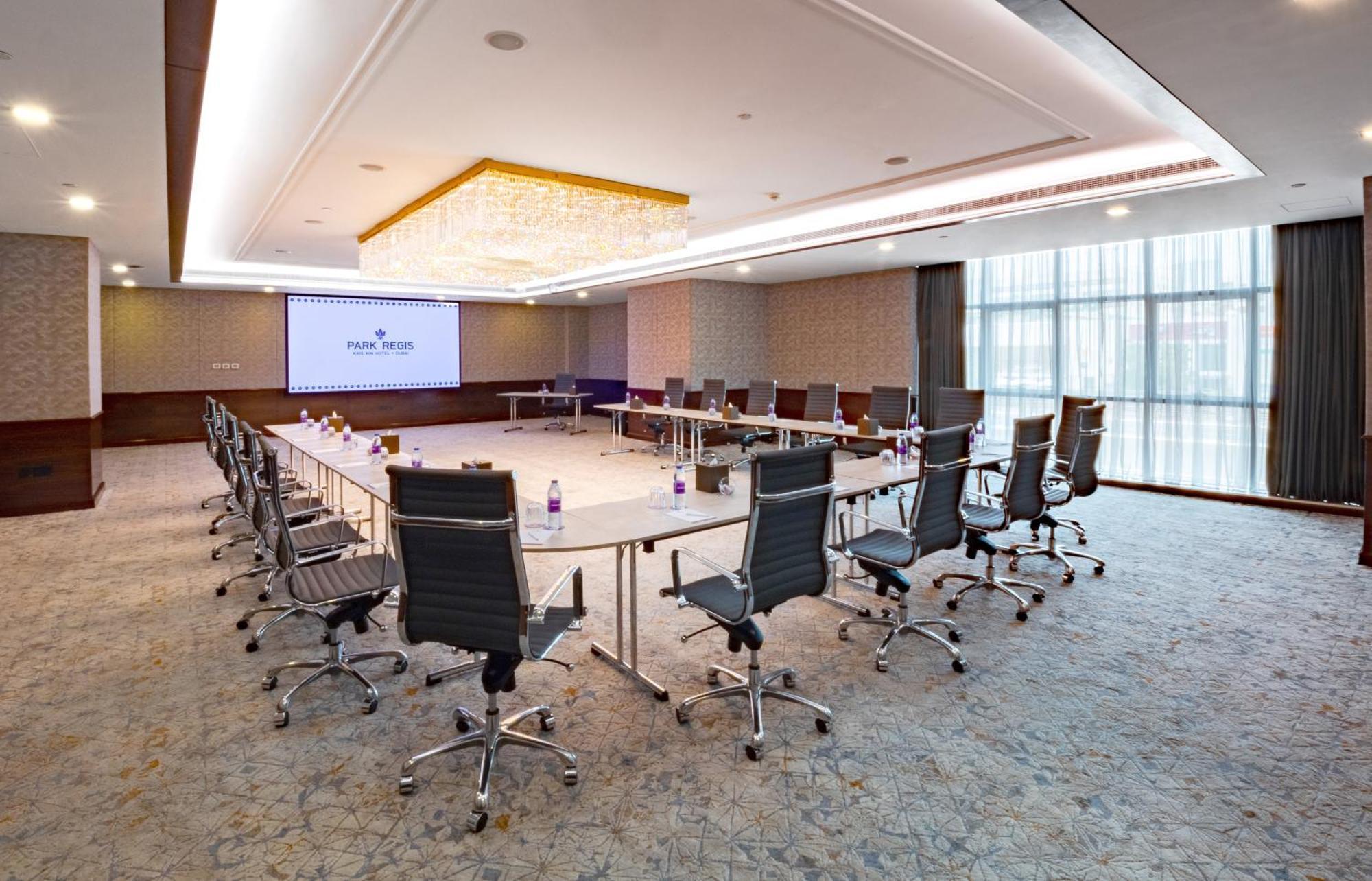 Park Regis Kris Kin Hotel Dubai Eksteriør billede Meeting room