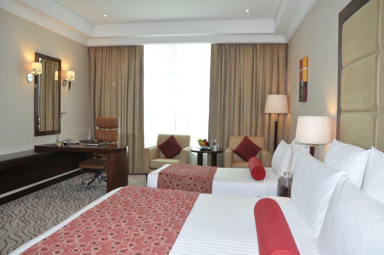 Park Regis Kris Kin Hotel Dubai Eksteriør billede A room at the hotel