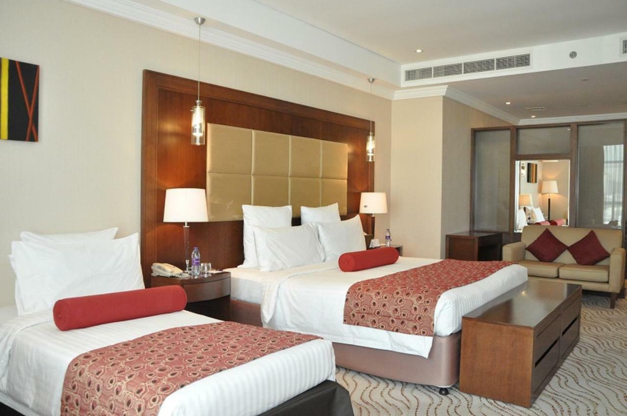 Park Regis Kris Kin Hotel Dubai Eksteriør billede A room at the hotel